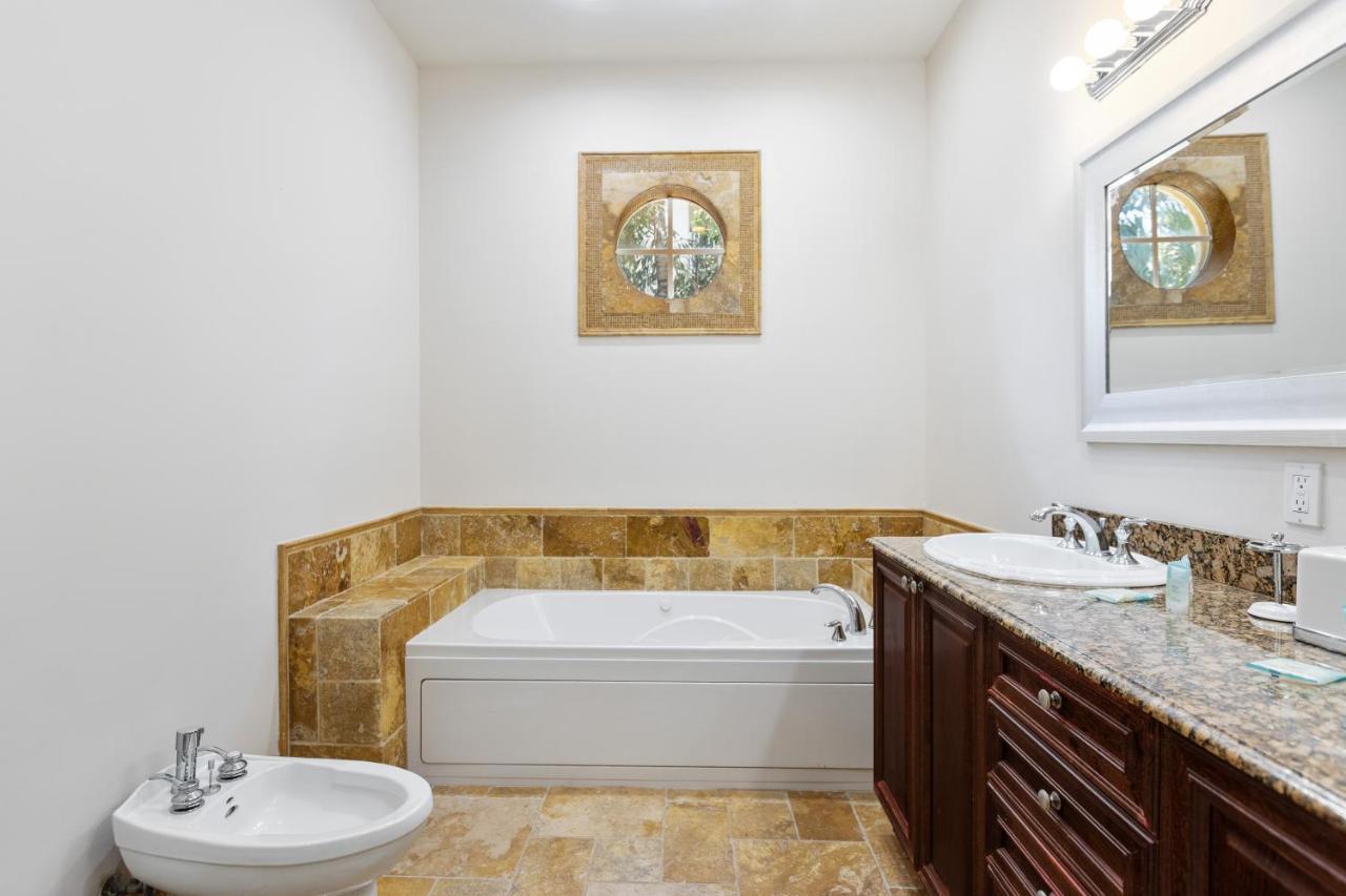 נורת' מיאמי ביץ' Luxury Spanish Villa 4 Bedroom 4 Bathroom Pool Sunny Isles מראה חיצוני תמונה